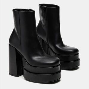 Steve Madden cobra black platform boot